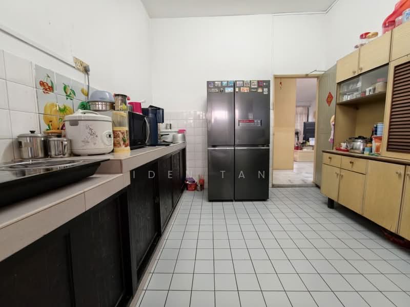 Rumah Teres 2 Tingkat untuk Dijual di Taman Sri Putri (Skudai) - Iden Tan - Kitchen - PropertyGuru.com.my