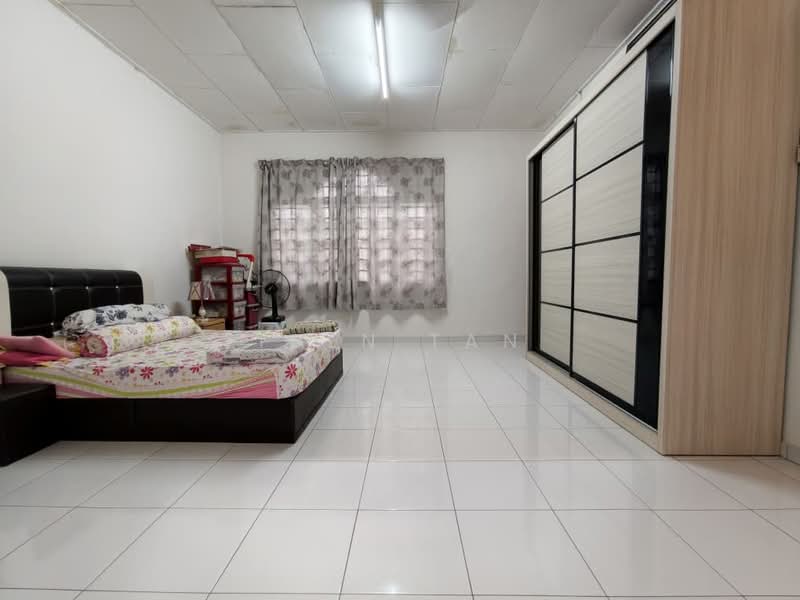 Rumah Teres 2 Tingkat untuk Dijual di Taman Sri Putri (Skudai) - Iden Tan - Bedroom - PropertyGuru.com.my
