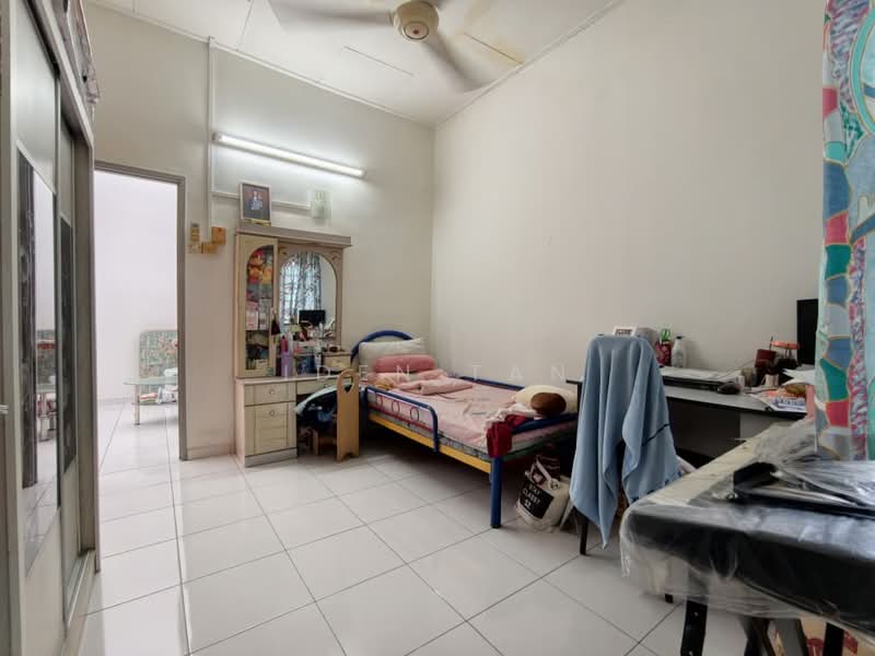Rumah Teres 2 Tingkat untuk Dijual di Taman Sri Putri (Skudai) - Iden Tan - Bedroom - PropertyGuru.com.my