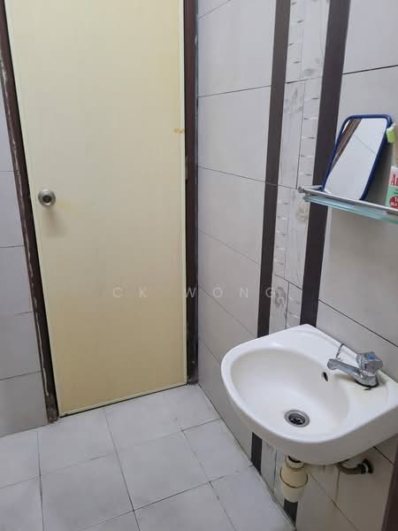 2-storey Terraced House for Sale in Sunway Batu Caves (Batu Caves) - CK Wong - Bathroom - PropertyGuru.com.my