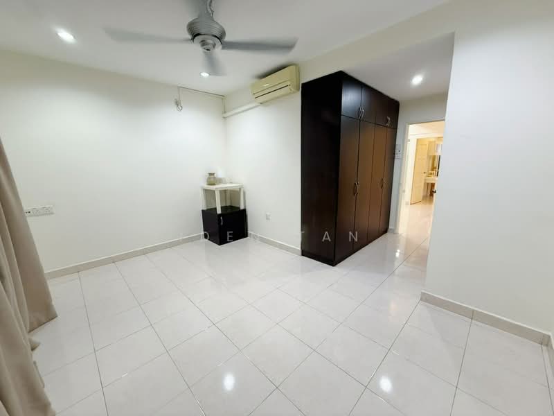 Rumah Teres 2 Tingkat untuk Dijual di Taman Putri Kulai (Kulai) - Iden Tan - Bedroom - PropertyGuru.com.my