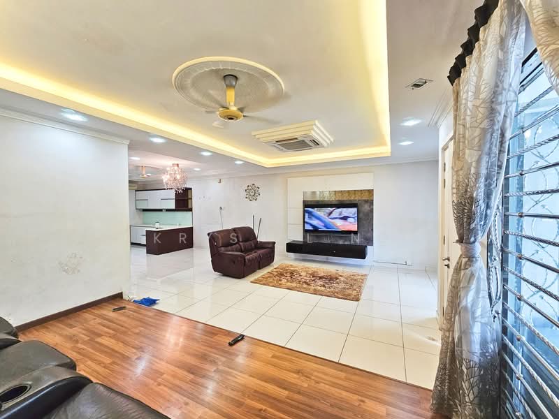 Rumah Teres 2.5 Tingkat untuk Disewa di Petaling Jaya (Selangor) - Krystal Ng - Living Room - PropertyGuru.com.my