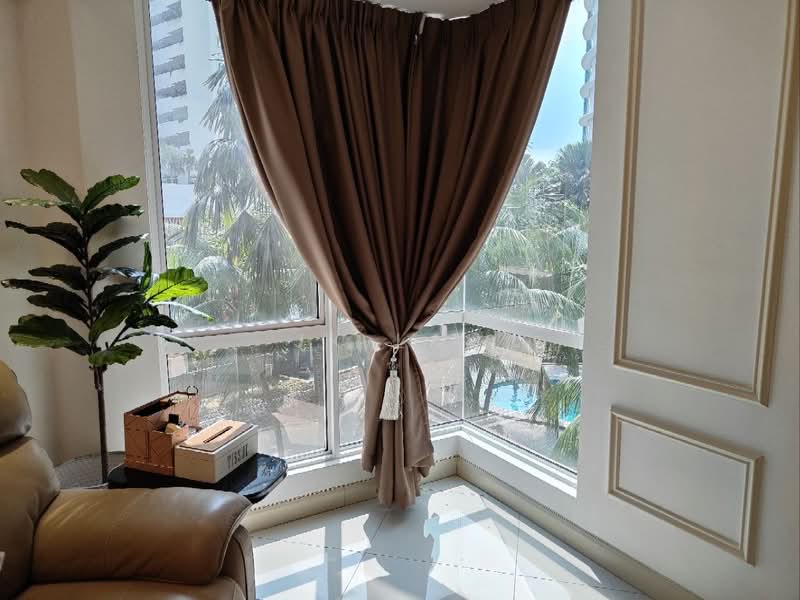 Kondominium untuk Dijual di Tiara Mutiara / The Crown - JK Lau - Living Room - PropertyGuru.com.my