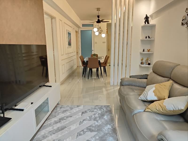 Kondominium untuk Dijual di Tiara Mutiara / The Crown - JK Lau - Living Room - PropertyGuru.com.my