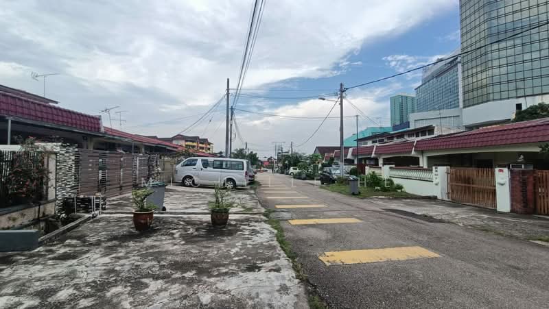Rumah Teres 1.5 Tingkat untuk Dijual di Taman Melodies (Johor Bahru) - Michelle He - Exterior - PropertyGuru.com.my