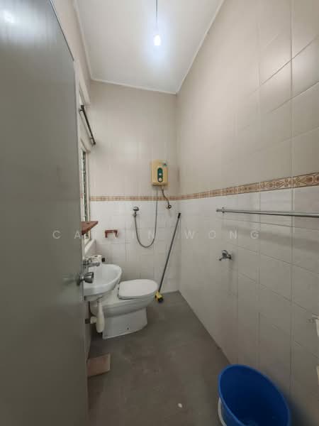 Rumah Teres 1 Tingkat untuk Disewa di Taman Pelangi (Johor Bahru) - Calvin Wong - Bathroom - PropertyGuru.com.my