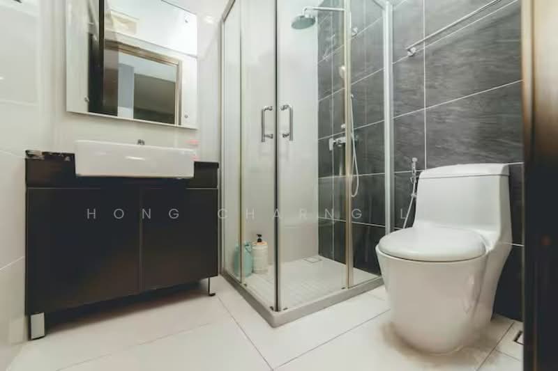 Condominium for Rent at Bay Point @ Country Garden Danga Bay - Hong Charng Lee - Bathroom - PropertyGuru.com.my
