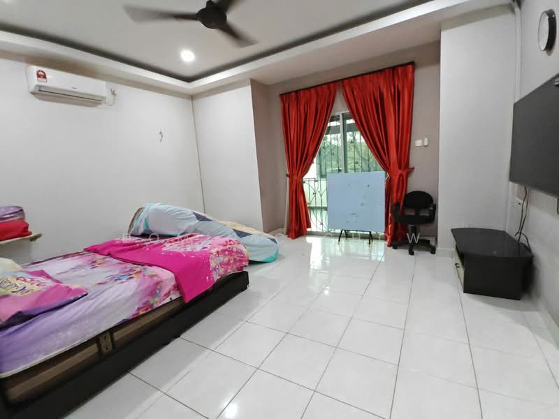Rumah Teres 2 Tingkat untuk Disewa di Taman Mutiara Rini (Skudai) - Dominic Chow - Bedroom - PropertyGuru.com.my
