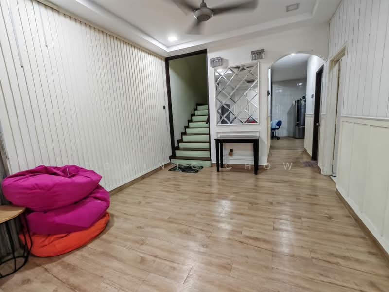 Rumah Teres 2 Tingkat untuk Disewa di Taman Mutiara Rini (Skudai) - Dominic Chow - Living Room - PropertyGuru.com.my