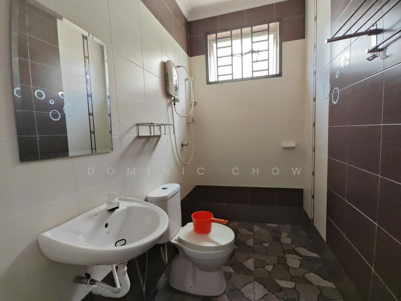Rumah Teres 2 Tingkat untuk Disewa di Taman Mutiara Rini (Skudai) - Dominic Chow - Bathroom - PropertyGuru.com.my