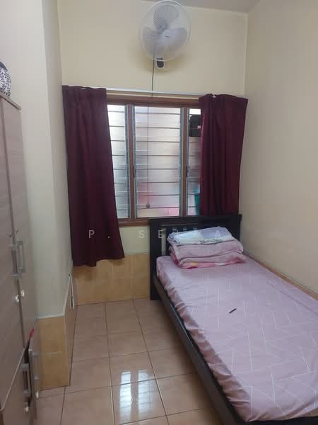 2-storey Terraced House for Sale in Taman Putra Prima (Puchong) - P. Selva - Bedroom - PropertyGuru.com.my