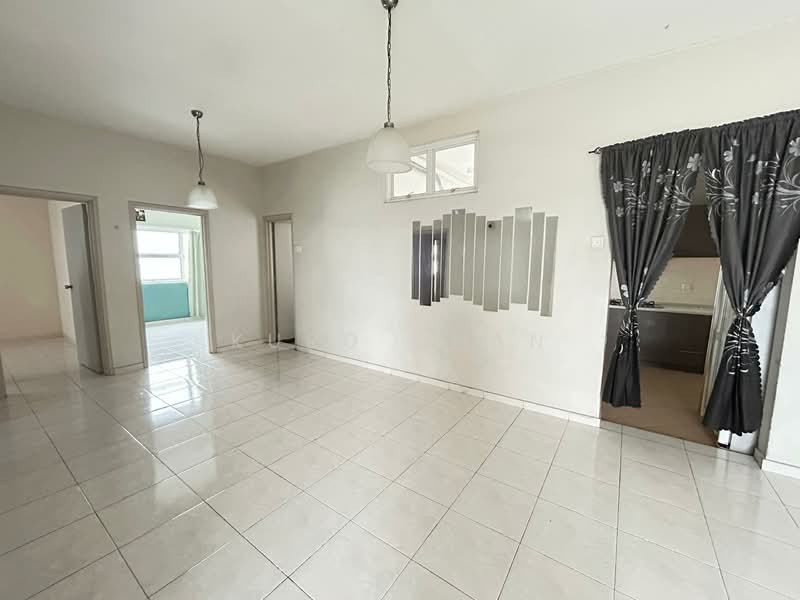 Kondominium untuk Dijual di Desa Impiana - Kuro Chan - Living Room - PropertyGuru.com.my