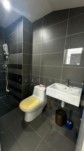 Kondominium untuk Disewa di Arte Subang West - Fuad Ali - Bathroom - PropertyGuru.com.my