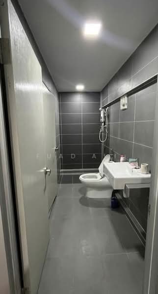 Kondominium untuk Disewa di Arte Subang West - Fuad Ali - Bathroom - PropertyGuru.com.my