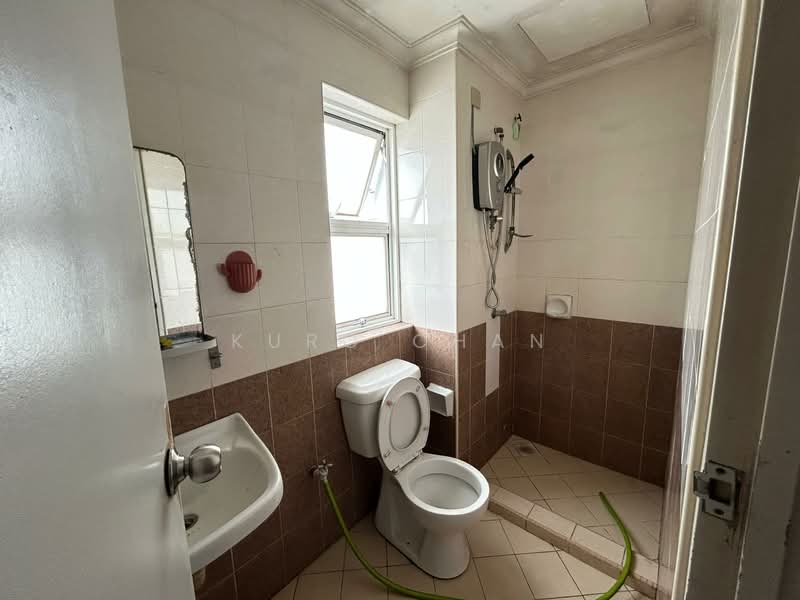 Condominium for Sale at Desa Impiana - Kuro Chan - Bathroom - PropertyGuru.com.my
