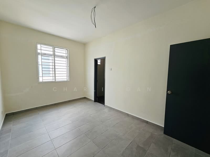 Rumah Teres 2 Tingkat untuk Dijual di Seksyen 33 (Shah Alam) - Charlie Gan - PropertyGuru.com.my