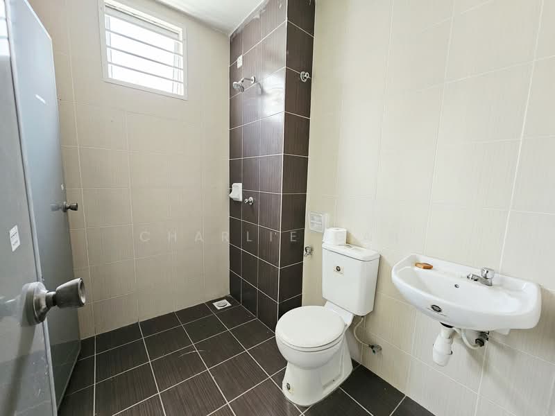 Rumah Teres 2 Tingkat untuk Dijual di Seksyen 33 (Shah Alam) - Charlie Gan - PropertyGuru.com.my