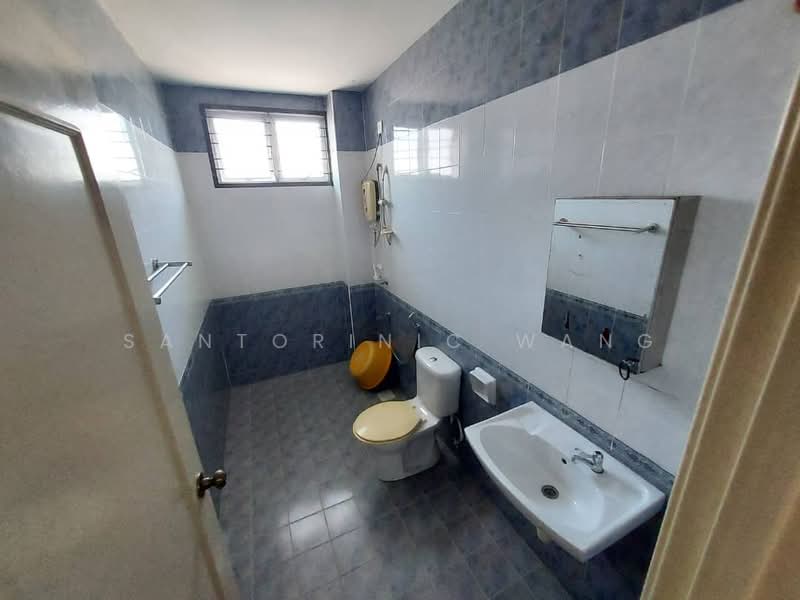 Semi-Detached House for Sale in Bandar Putra (Kulai) - Santorinic Wang - Bathroom - PropertyGuru.com.my