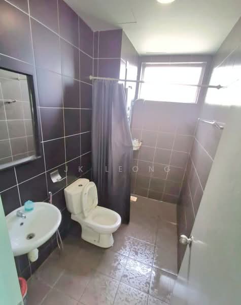 Service Residence for Sale at The Zizz @ Damansara North - JK Leong - Bathroom - PropertyGuru.com.my