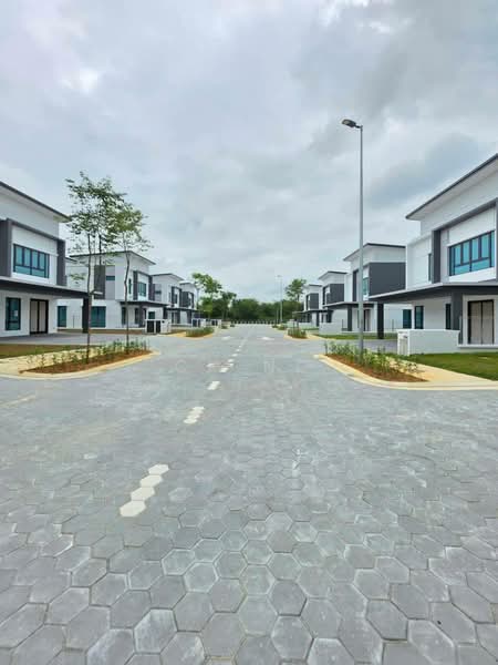 Rumah Banglo untuk Dijual di Taman Molek (Johor Bahru) - CK Ng - Exterior - PropertyGuru.com.my