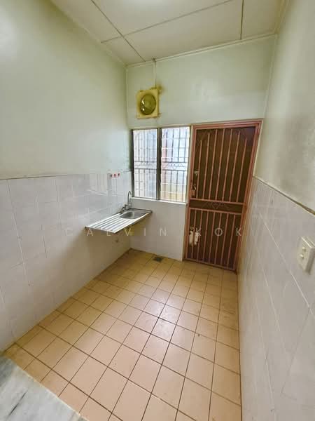 Rumah Teres 1 Tingkat untuk Disewa di Taman Kajang Prima (Kajang) - Calvin Kok - Kitchen - PropertyGuru.com.my
