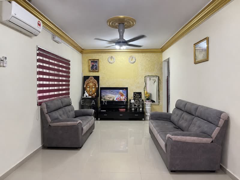 Rumah Teres 1 Tingkat untuk Dijual di Desa Jaya Kepong (Kepong) - Sean Yong - Living Room - PropertyGuru.com.my