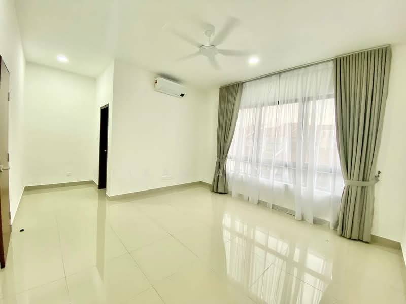 Rumah Teres 2 Tingkat untuk Disewa di Setia Safiro (Cyberjaya) - Atikah Azman - Living Room - PropertyGuru.com.my