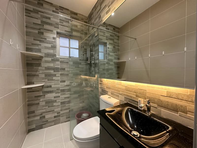 Rumah Teres 2 Tingkat untuk Dijual di Taman Equine (Seri Kembangan) - Joan Lee - Bathroom - PropertyGuru.com.my