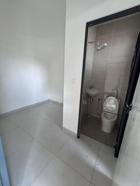 Semi-Detached House for Sale in Bandar Baru Uda (Johor Bahru) - CK Ng - Bathroom - PropertyGuru.com.my