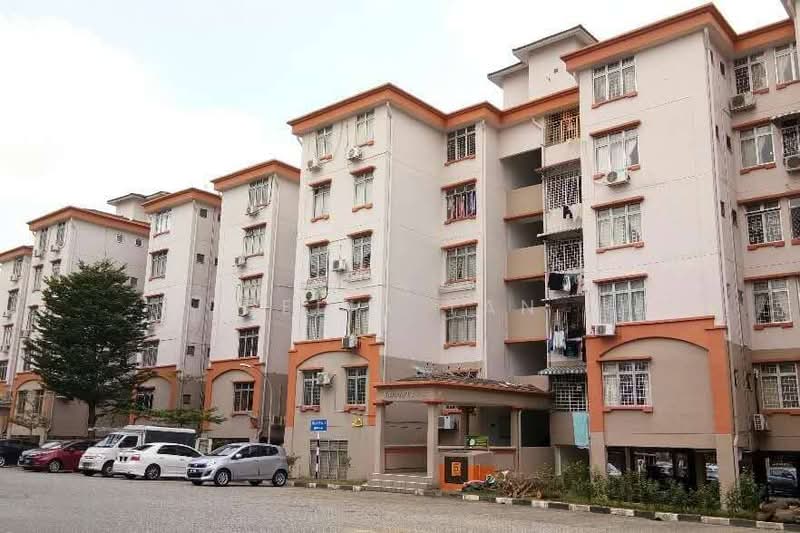 Pangsapuri untuk Dijual di Subang Perdana Goodyear Court 8 - Celia Tan - Exterior - PropertyGuru.com.my