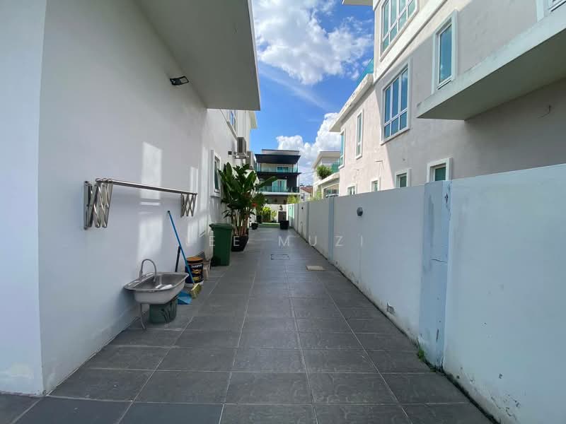Semi-Detached House for Sale in Ipoh (Perak) - Lee Muzi - Exterior - PropertyGuru.com.my