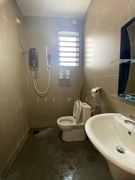 Semi-Detached House for Sale in Ipoh (Perak) - Lee Muzi - Bathroom - PropertyGuru.com.my