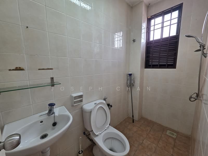 Rumah Teres untuk Dijual di Bukit Jelutong (Shah Alam) - Joseph Chan - Bathroom - PropertyGuru.com.my