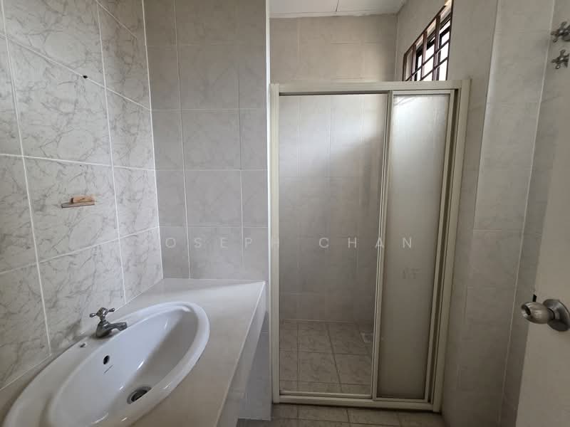 Rumah Teres untuk Dijual di Bukit Jelutong (Shah Alam) - Joseph Chan - Bathroom - PropertyGuru.com.my