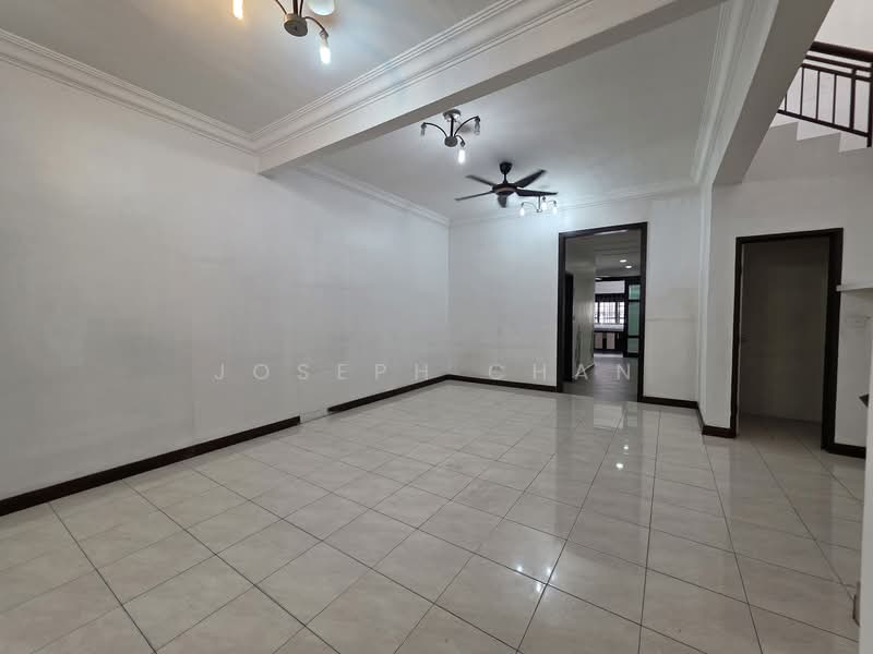 Rumah Teres untuk Dijual di Bukit Jelutong (Shah Alam) - Joseph Chan - Living Room - PropertyGuru.com.my