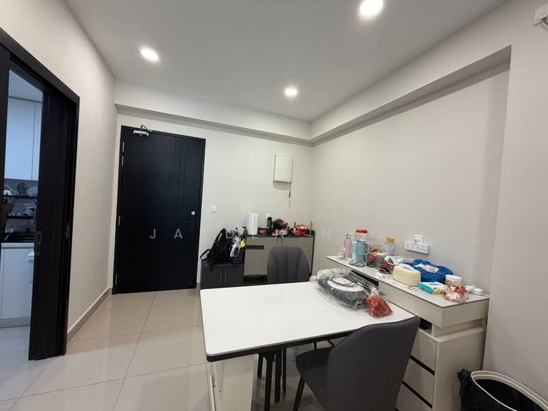 Service Residence for Sale at Vista Tiara (MBW Bay) - Jayden Neo - Dining Room - PropertyGuru.com.my
