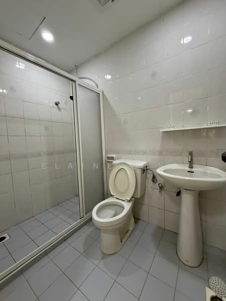 Townhouse for Rent in Country Heights (Kajang) - Elaine Ding - Bathroom - PropertyGuru.com.my