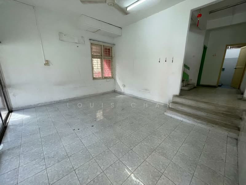 Rumah Berkembar untuk Dijual di Taman Klang Jaya (Klang) - Louis Chan - Living Room - PropertyGuru.com.my