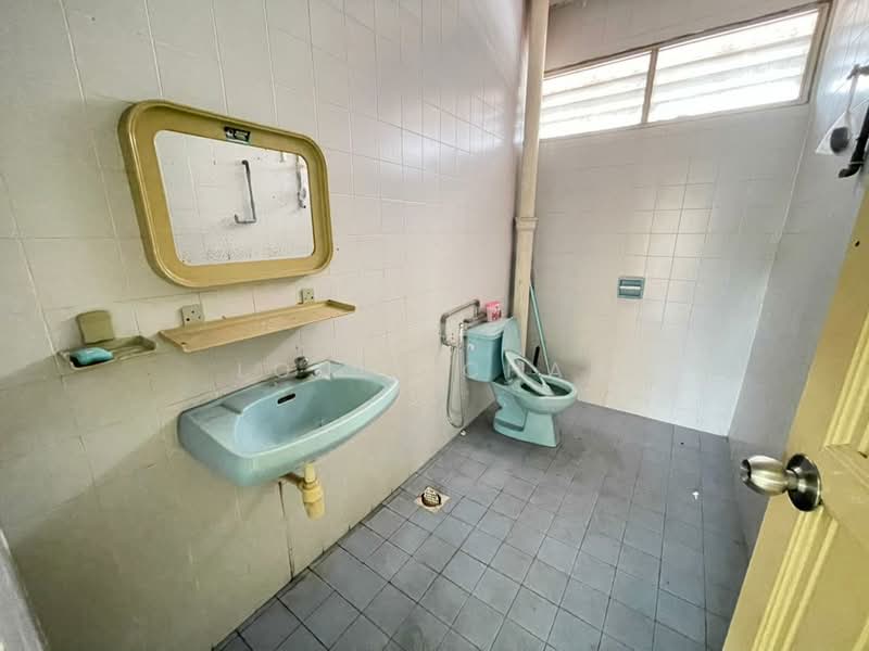 Rumah Berkembar untuk Dijual di Taman Klang Jaya (Klang) - Louis Chan - Bathroom - PropertyGuru.com.my