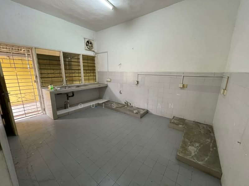 Rumah Berkembar untuk Dijual di Taman Klang Jaya (Klang) - Louis Chan - Kitchen - PropertyGuru.com.my