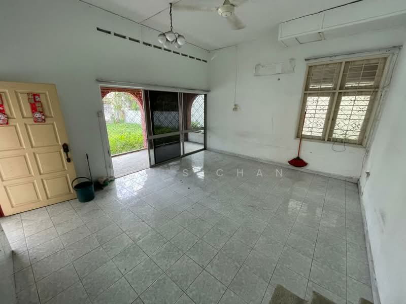 Rumah Berkembar untuk Dijual di Taman Klang Jaya (Klang) - Louis Chan - Living Room - PropertyGuru.com.my