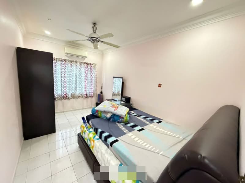 Rumah Teres 2 Tingkat untuk Dijual di Taman Bayu Perdana (Klang) - Louis Chan - Bedroom - PropertyGuru.com.my