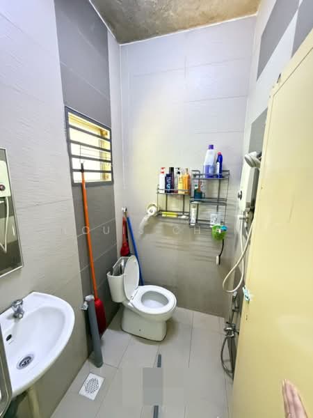 Rumah Teres 2 Tingkat untuk Dijual di Taman Bayu Perdana (Klang) - Louis Chan - Bathroom - PropertyGuru.com.my