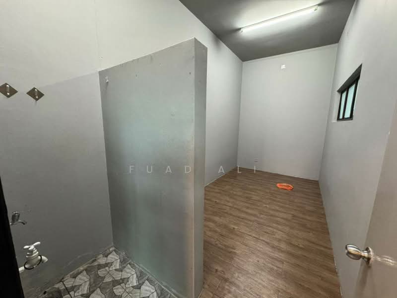 Factory for Rent in Bukit Jelutong (Shah Alam) - Fuad Ali - Interior - PropertyGuru.com.my