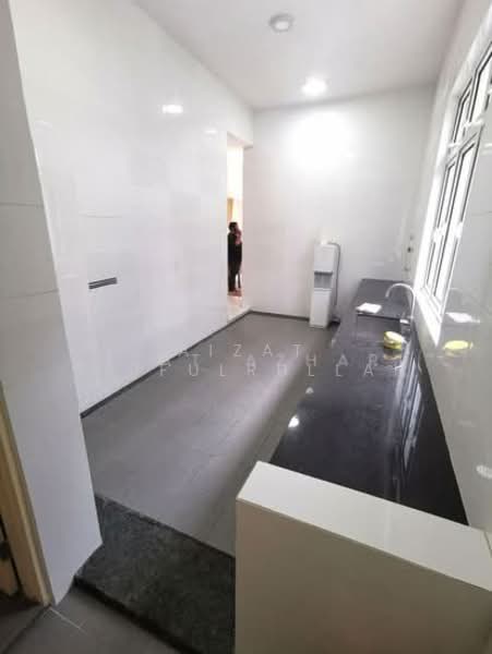 Link Bungalow for Sale in Setia Alam (Selangor) - Aizat Saifulrullah - Kitchen - PropertyGuru.com.my