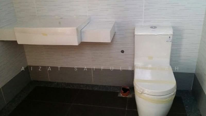 Link Bungalow for Sale in Setia Alam (Selangor) - Aizat Saifulrullah - Bathroom - PropertyGuru.com.my