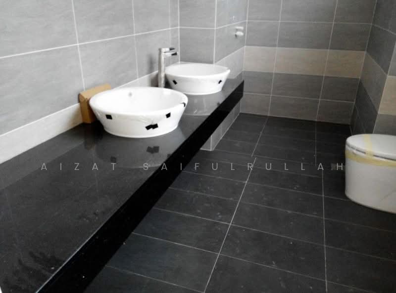 Link Bungalow for Sale in Setia Alam (Selangor) - Aizat Saifulrullah - Bathroom - PropertyGuru.com.my