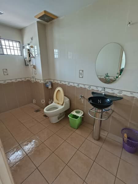 2-storey Terraced House for Sale in Bandar Sungai Long (Selangor) - Bonie Tan - Bathroom - PropertyGuru.com.my