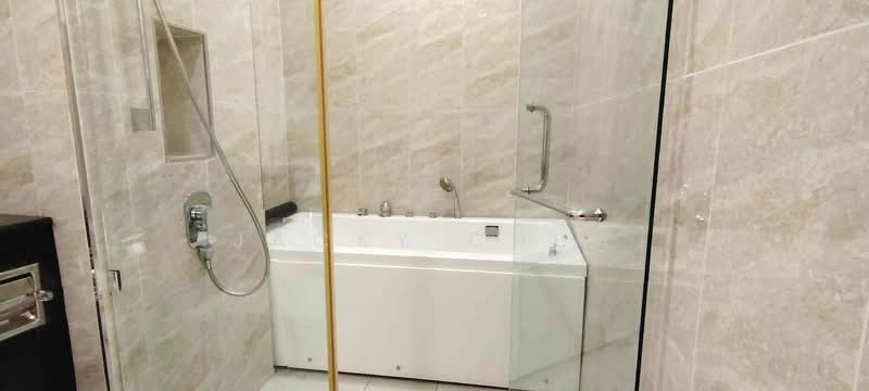 Service Residence for Rent at Paragon Suites @ CIQ - Jacky Chua - Bathroom - PropertyGuru.com.my