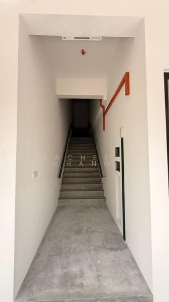 Shop for Rent in Bukit Jelutong (Shah Alam) - Racheel Chang - Corridor - PropertyGuru.com.my